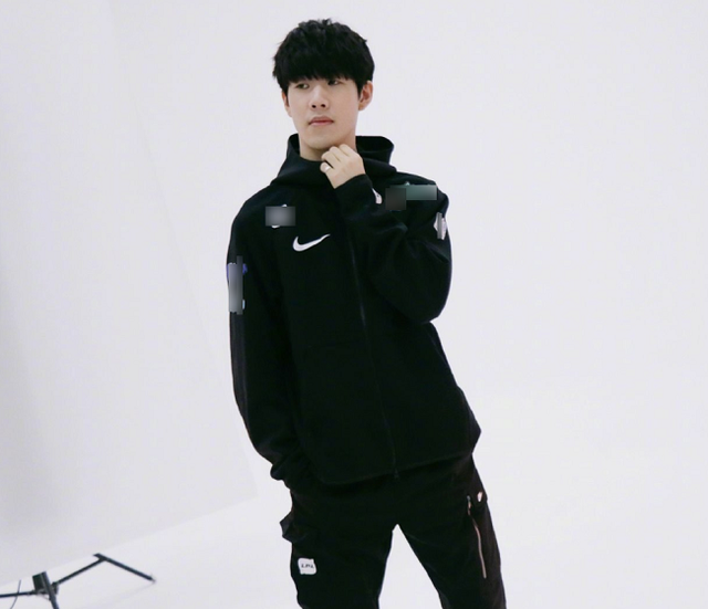 WE官宣：原LNG辅助选手Mark正式加入队伍